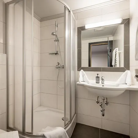 The Black By Regina Apartment *