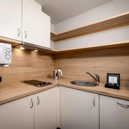 The Black By Regina アパート