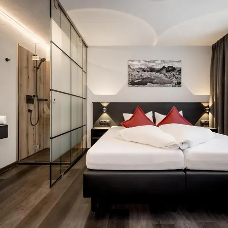 The Black By Regina ゼルデン